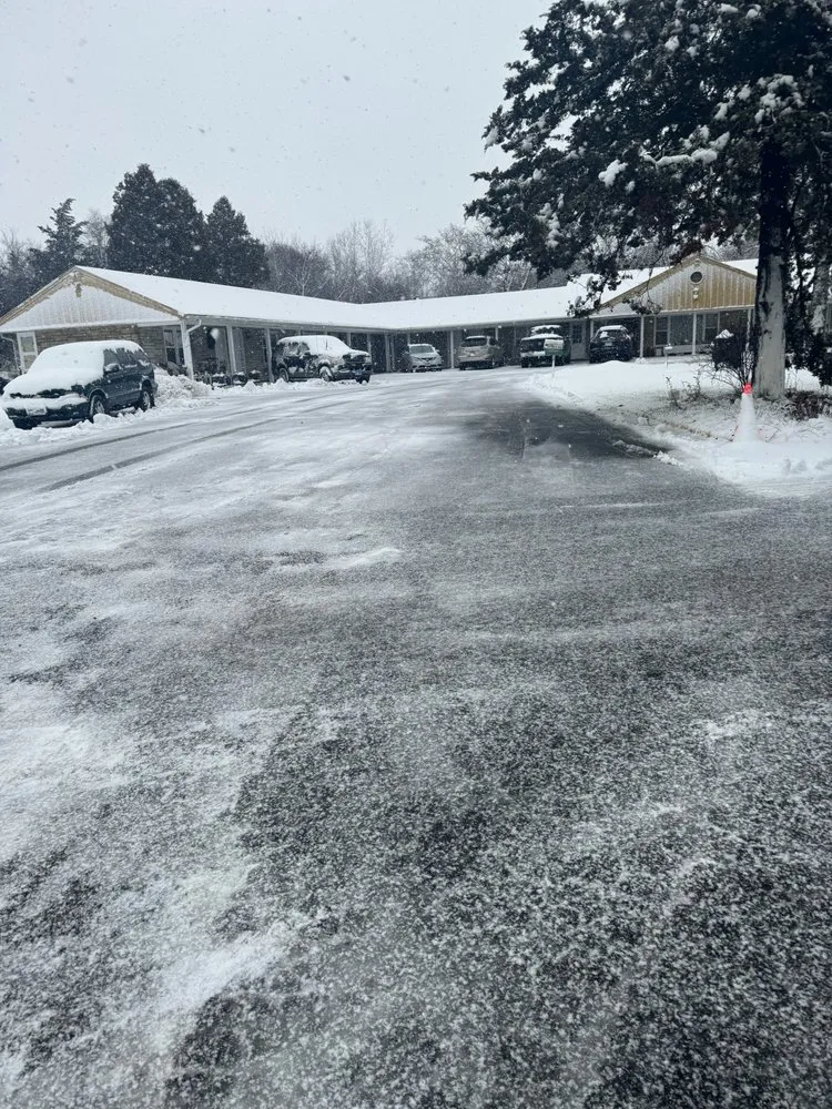 Trusted yard maintenance in Zion, IL - Villagomez Landscaping