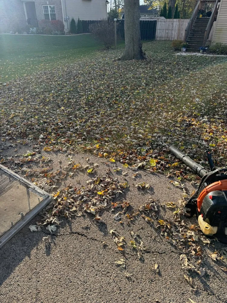 Expert lawn mowing service in Zion, IL - Villagomez Landscaping