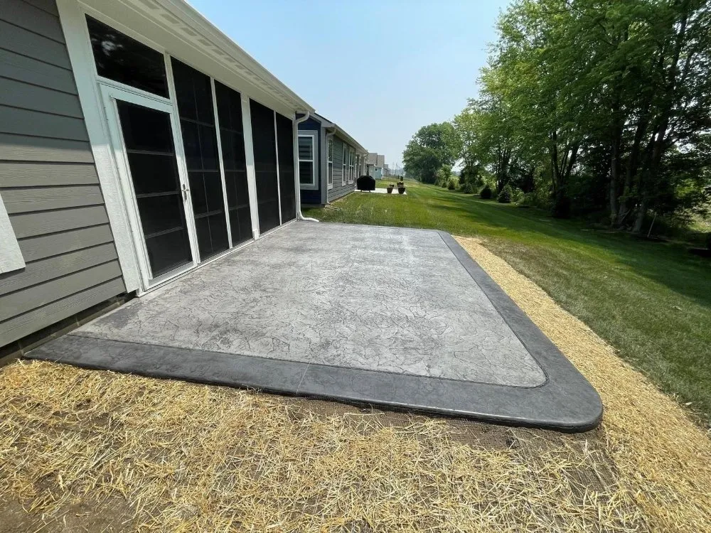 Reliable lawn care service experts serving Indianapolis, IN - Villanueva Landscaping