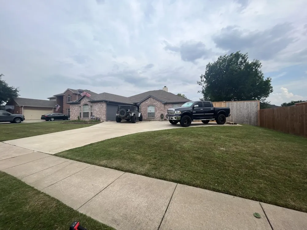 Expert yard cleanup service near you in Rowlett, TX by Villanueva Lawn Services