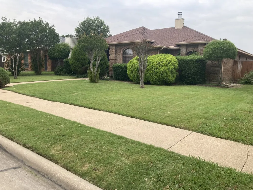 Professional residential landscaping in Rowlett, TX - Villanueva Lawn Services