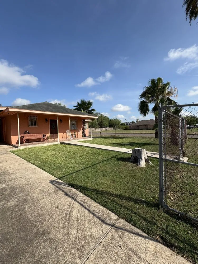 Custom lawn mowing service in Edinburg, TX - Villarreal Mowing & Lawn Services