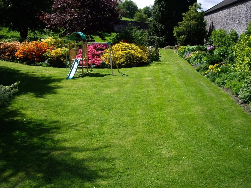 Custom landscaping services for homes in Medford, OR by Villa's Landscape Maintenance