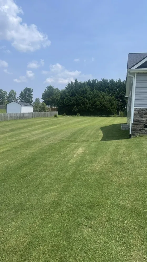 Affordable landscaping services for year-round maintenance in Inman, SC by Villatoro's Landscaping