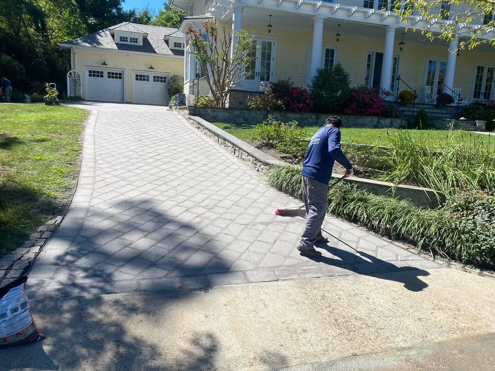 Affordable residential landscaping in Springfield, VA by Villatoros Lawn and Landscape