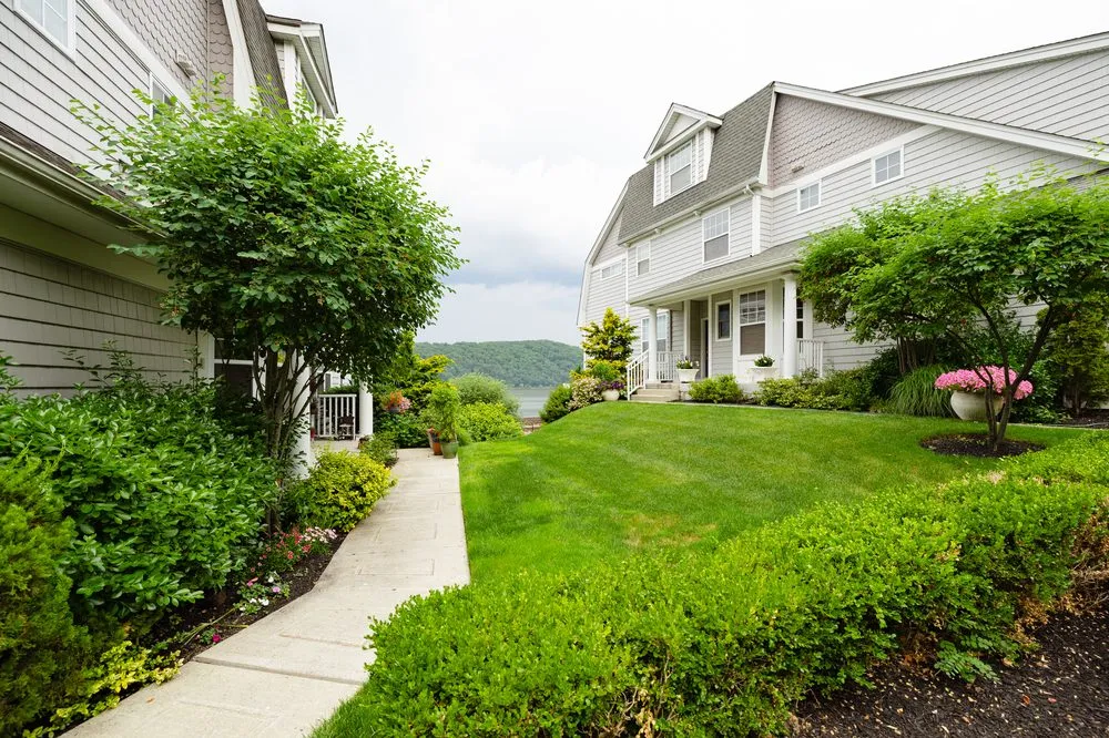 Custom lawn mowing service for beautiful yards across Fishkill, NY - Villegas Landscaping