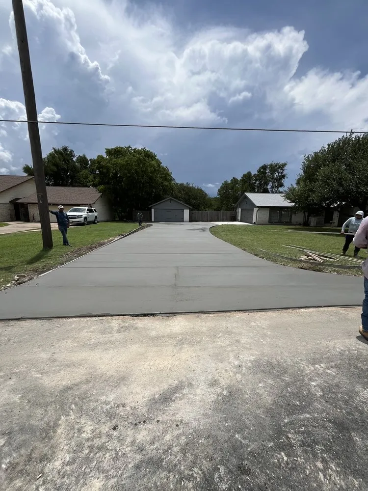 Expert yard cleanup service with custom design across Temple, TX - Villosa Landscaping Services