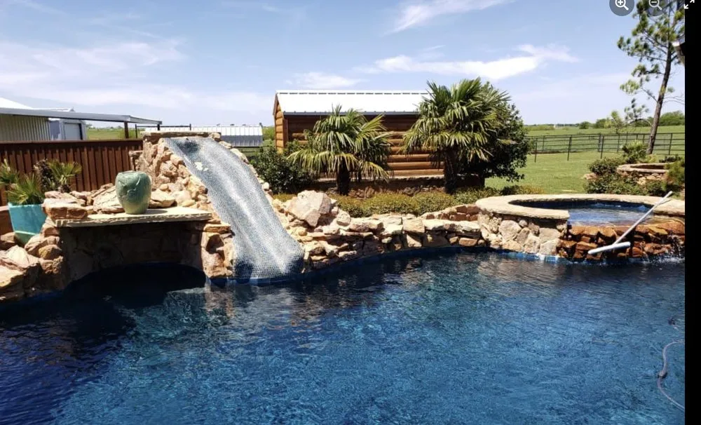 Top-rated yard maintenance in Aledo, TX by Vincent Custom Pools