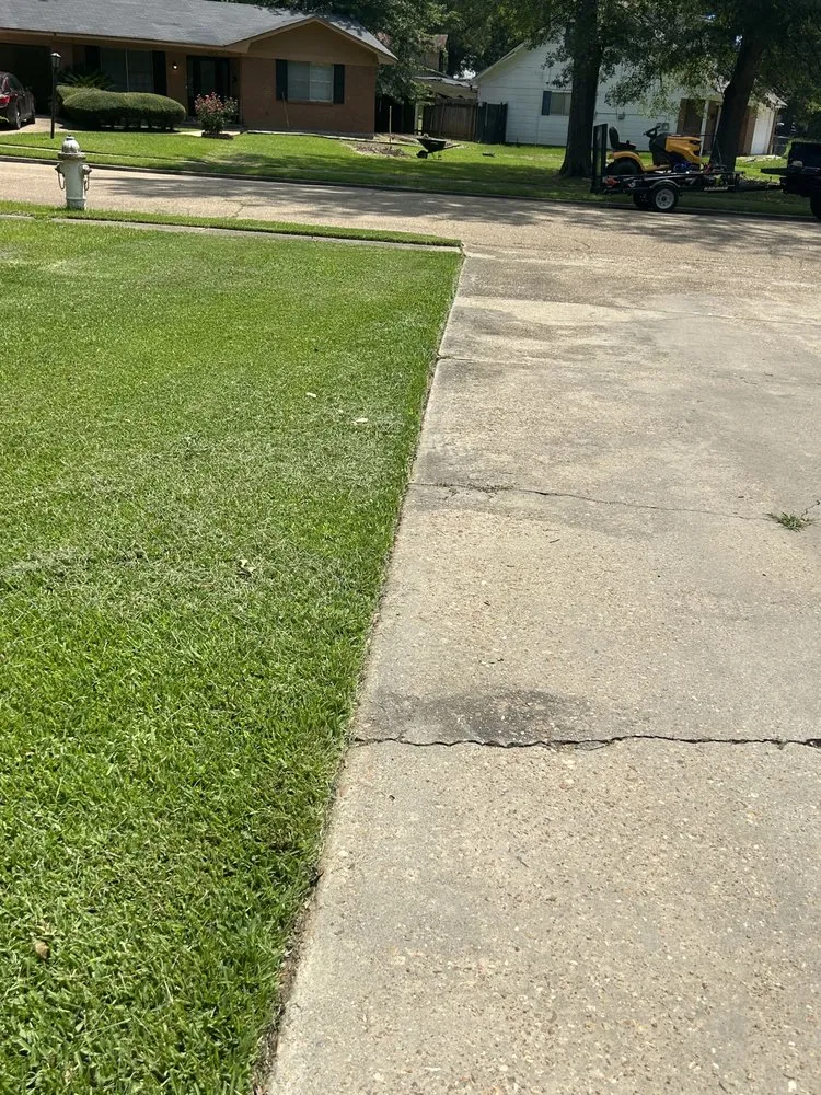 Expert landscaping services experts serving Jackson, MS - Vincent’s Lawn Service