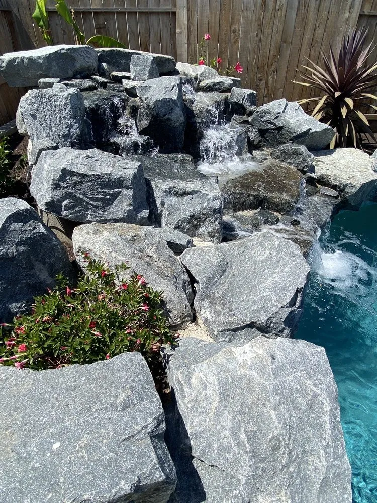 Trusted yard maintenance in Clovis, CA by Vineyard Pools