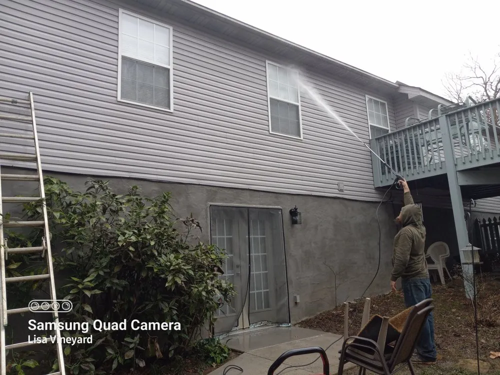 Top-rated yard cleanup service in Knoxville, TN by Vineyard's Landscaping