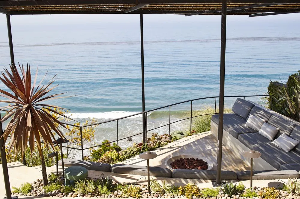 Local lawn care service near you across Los Angeles, CA - Viola Gardens