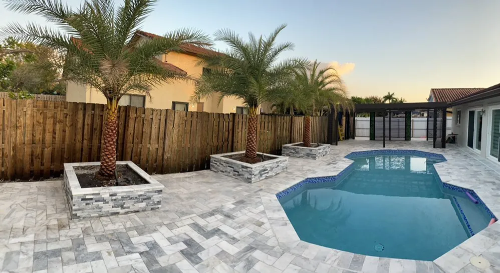 Professional lawn care service experts serving Hollywood, FL - Violet Landscaping