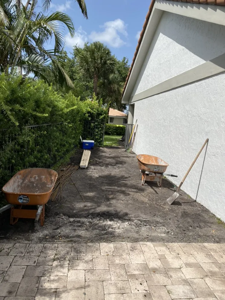 Local yard cleanup service near you in Hollywood, FL by Violet Landscaping