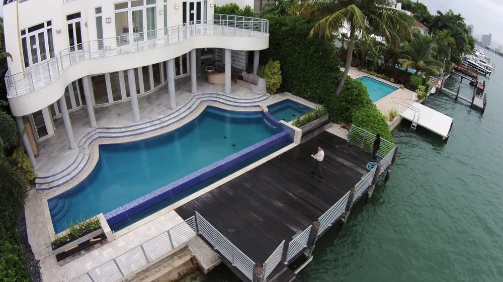 Local lawn mowing service in Plantation, FL - VIP Construction Services