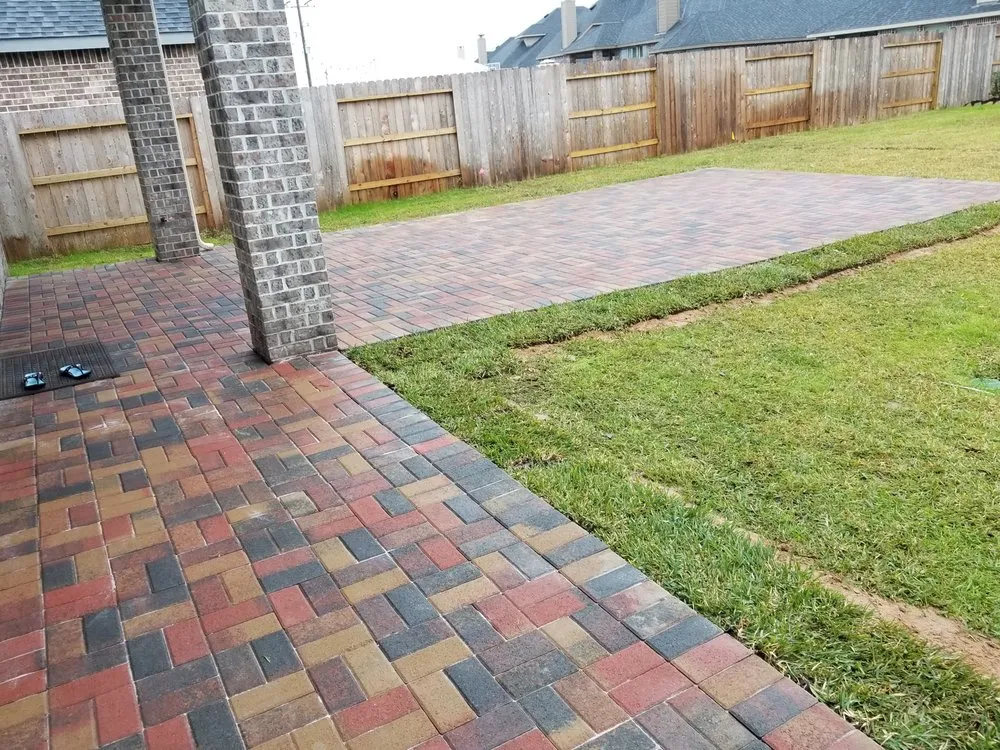 Top-rated outdoor landscaping for year-round maintenance in Sugar Land, TX by VIP Landscaping