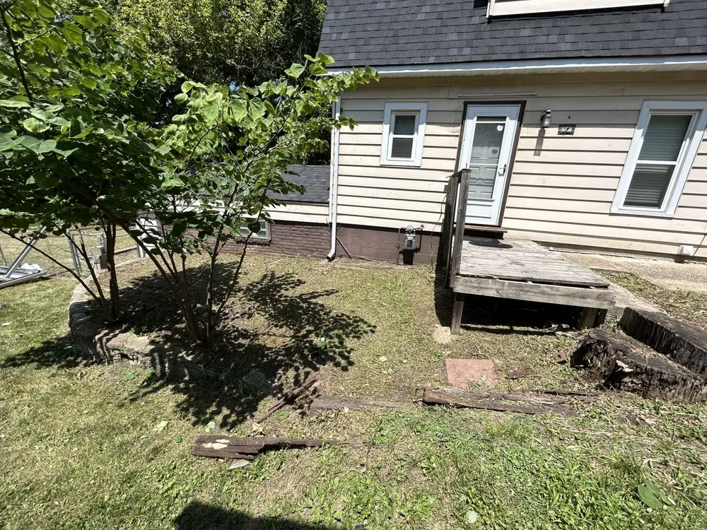 Affordable outdoor landscaping experts serving Des Moines, IA - Viramontes Quality Lawn Care