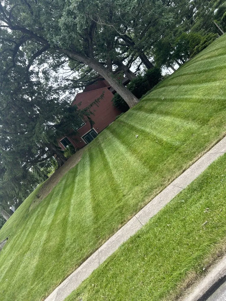 Expert garden landscaping for outdoor upgrades across Des Moines, IA - Viramontes Quality Lawn Care