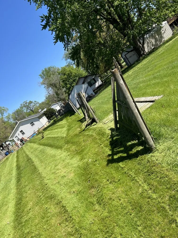 Professional residential landscaping experts serving Des Moines, IA - Viramontes Quality Lawn Care