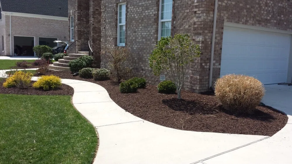 Reliable yard maintenance in Virginia Beach, VA - Virginia Beach Landscapes
