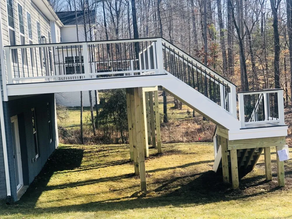 Top-rated yard cleanup service for residential properties in Sterling, VA by Virginia Landscaping