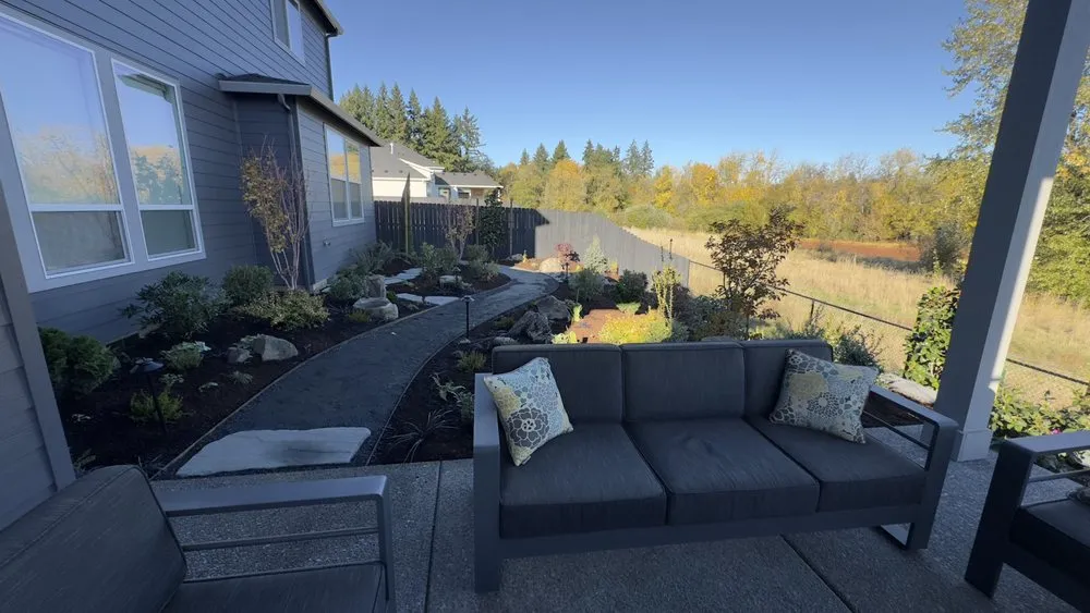 Expert residential landscaping for year-round maintenance in Clackamas, OR by Viridian Landscaping