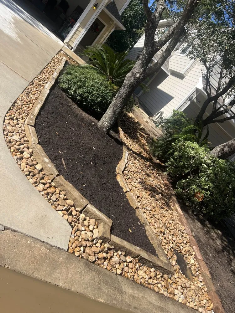 Affordable garden landscaping in Humble, TX - Vision Landscaping & Lawncare
