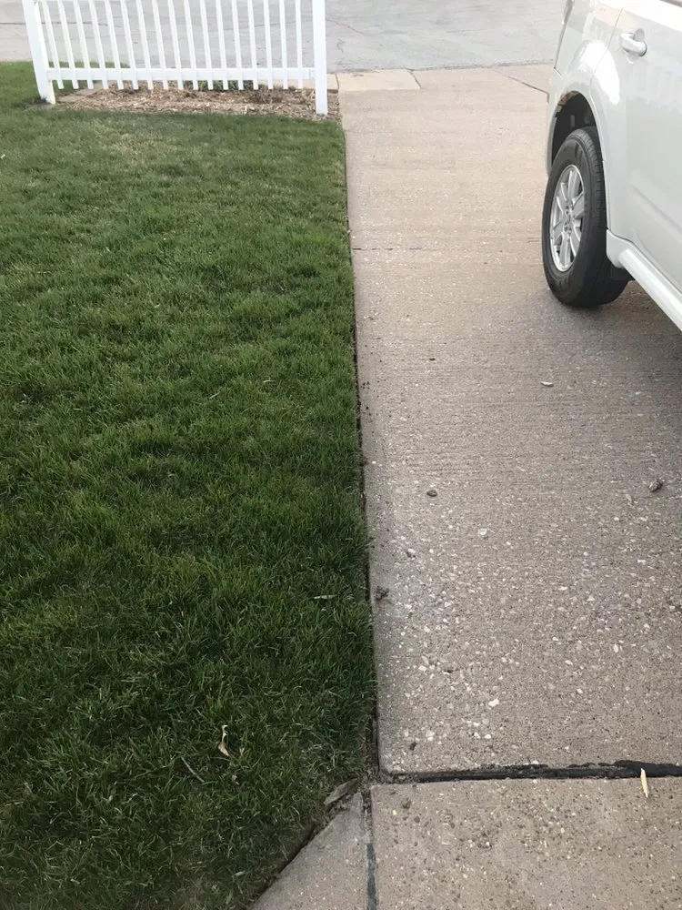 Custom yard maintenance in East Moline, IL - Vision Lawn Care And Maintenance