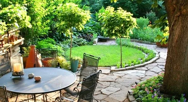 Professional garden landscaping experts serving Fort Wayne, IN - Vision Scapes Lawn & Landscape