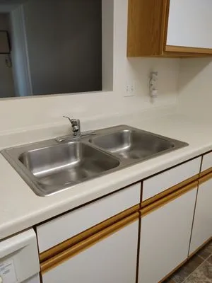 Vision Star Cleaning Group Logo