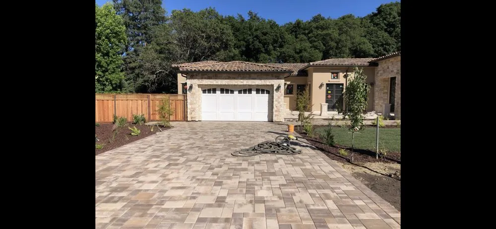 Professional yard maintenance for beautiful yards in Palo Alto, CA by Visionary Landscape Design