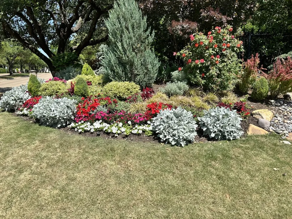 Custom garden landscaping for homes in Schertz, TX by Visionary Landscapes