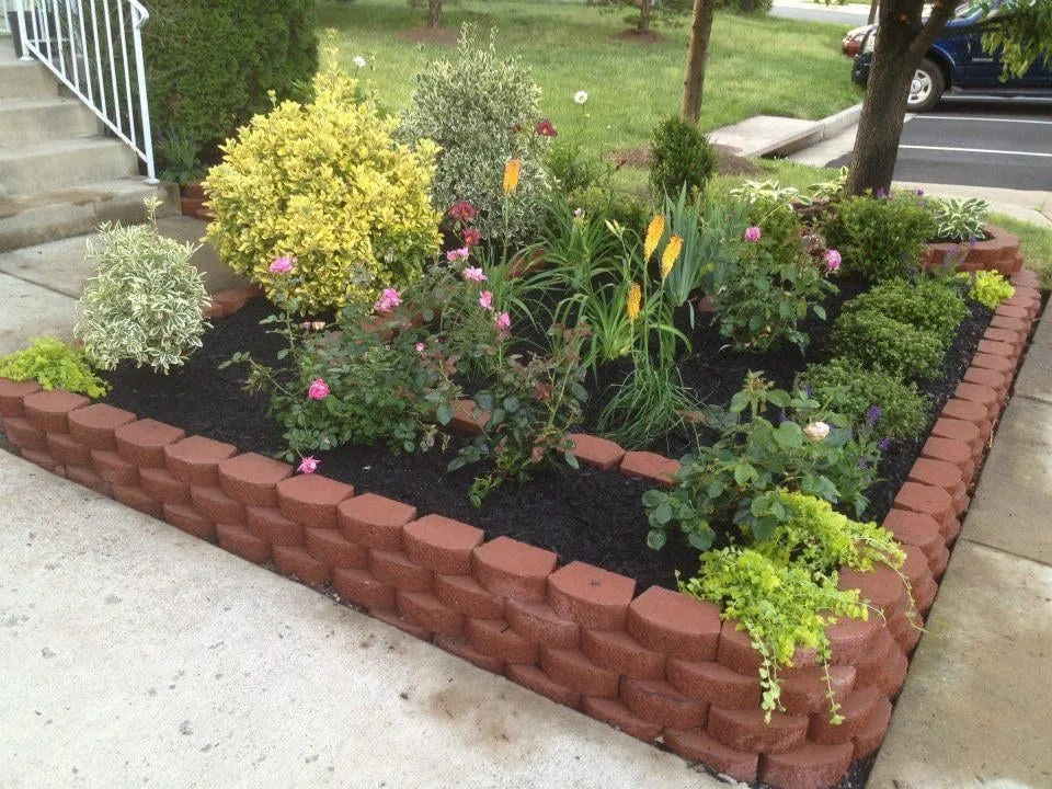 Custom lawn care service with custom design in Nashville, TN by Visionary Lawn Services