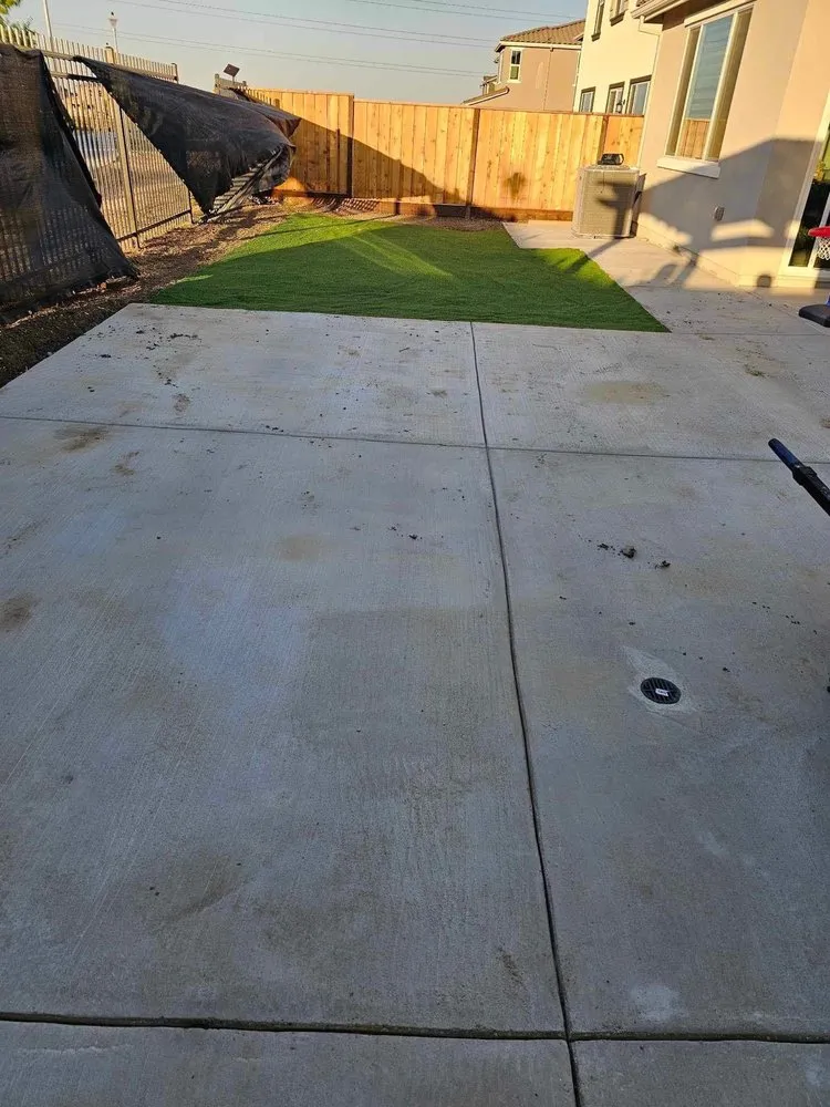 Professional yard maintenance in Antioch, CA - Vision’s Landscape And Concrete Services