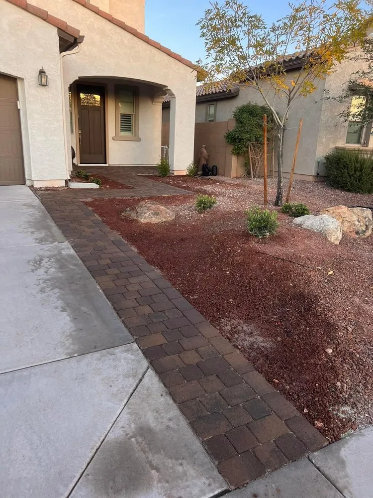 Top-rated lawn mowing service experts serving Avondale, AZ - VisionScapes