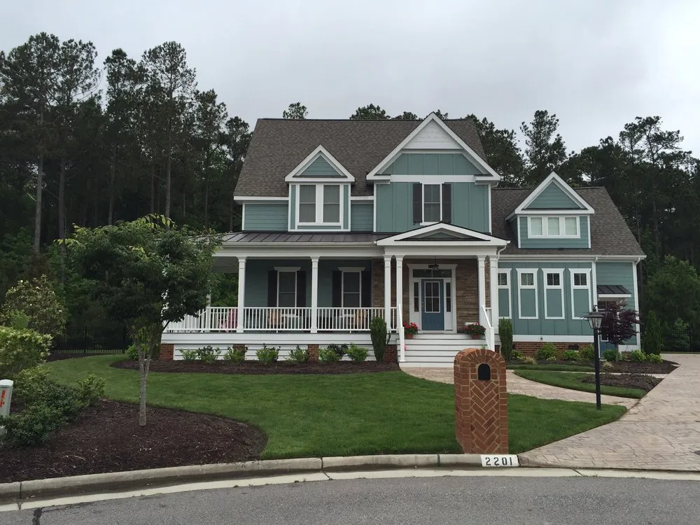 Custom lawn care service experts serving Chesapeake, VA - Visionscapes Land Design