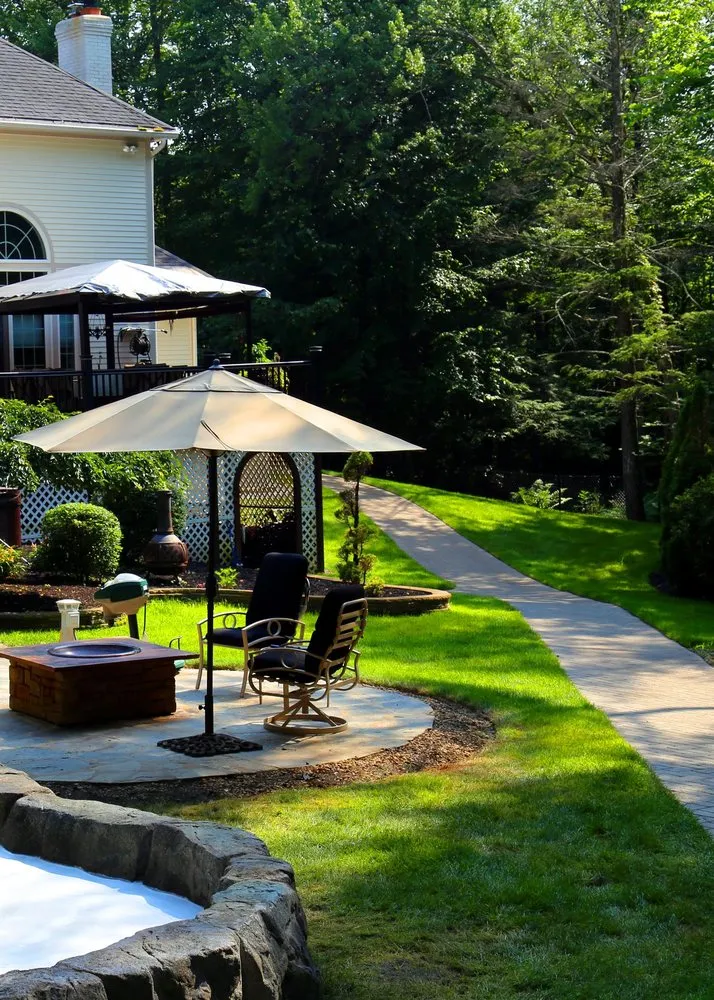 Professional yard cleanup service with custom design across Beaufort, SC - Vista Landscaping