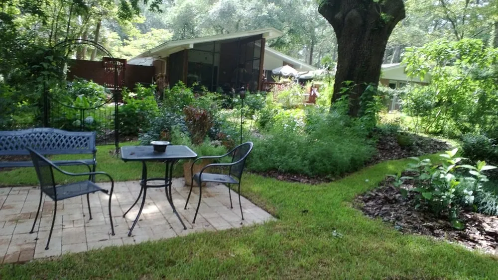 Top-rated lawn mowing service for homes in Tallahassee, FL by Vista Lawn Care