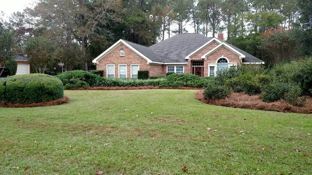 Trusted yard maintenance experts serving Tallahassee, FL - Vista Lawn Care