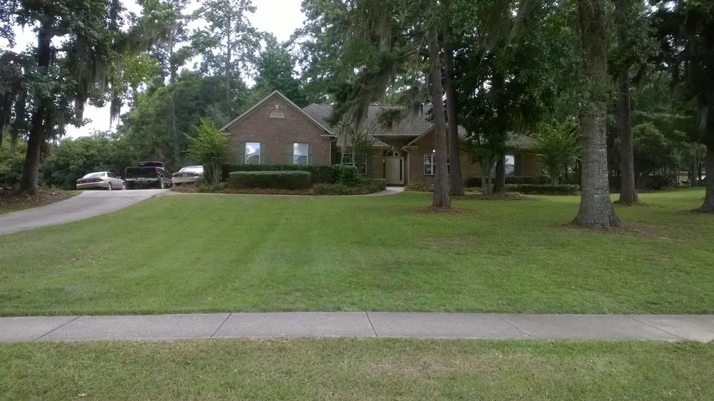 Reliable residential landscaping experts serving Tallahassee, FL - Vista Lawn Care