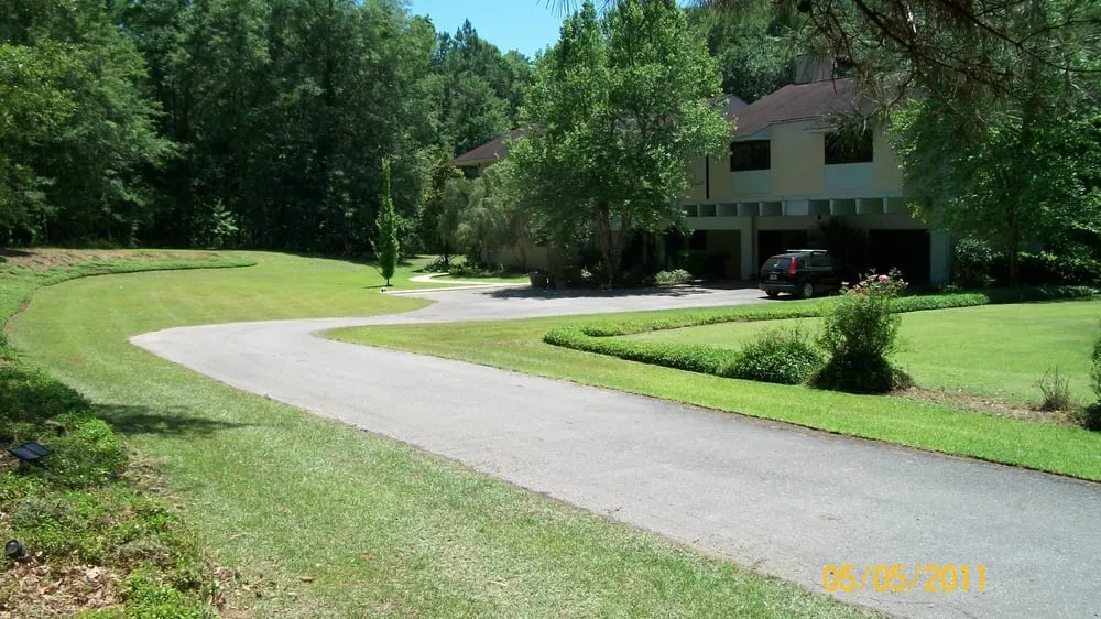 Affordable outdoor landscaping experts serving Tallahassee, FL - Vista Lawn Care