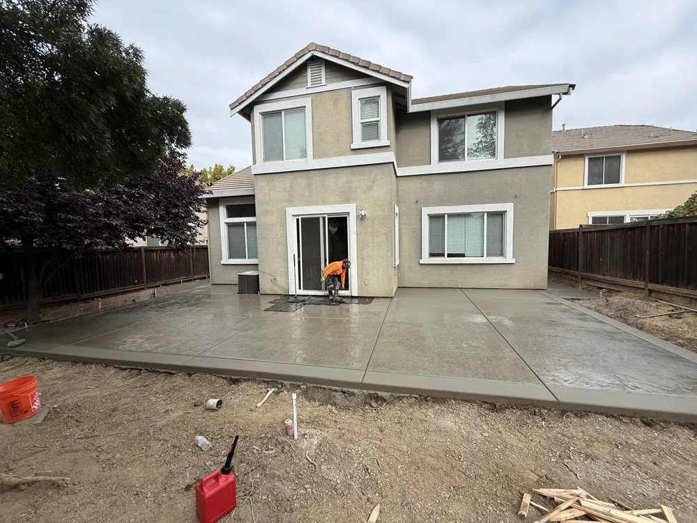 Local lawn mowing service near you across Fontana, CA - Vista Pro Scape