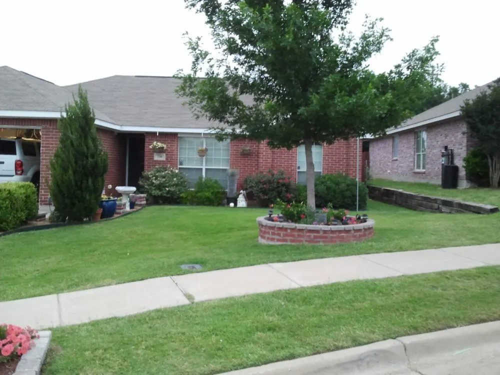 Custom landscape installation in Midlothian, TX - Vista Turf