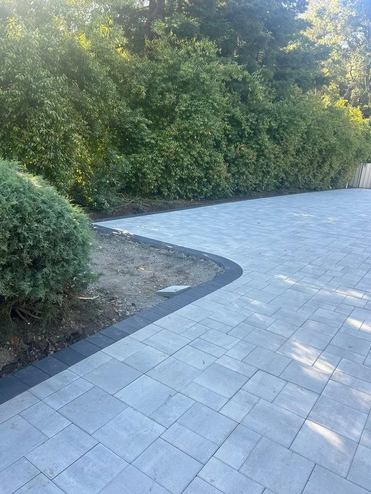 Professional landscaping services for homes in Emerald Hills, CA by Vista Verde Landscaping