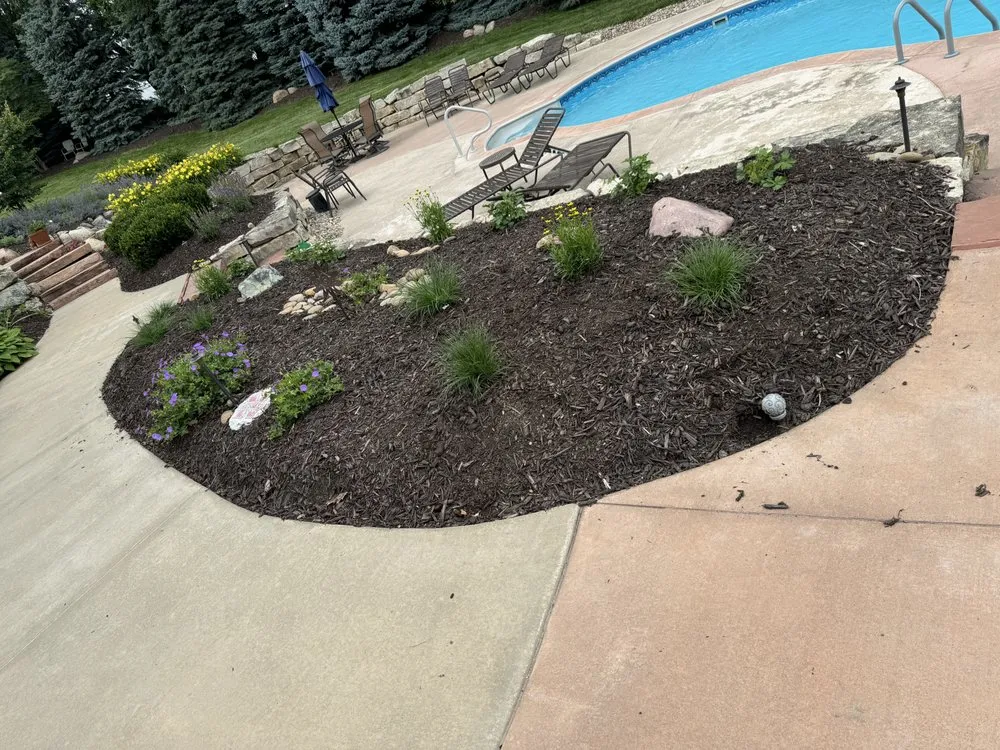 Professional lawn care service in Omaha, NE by Vista Verde Landscaping