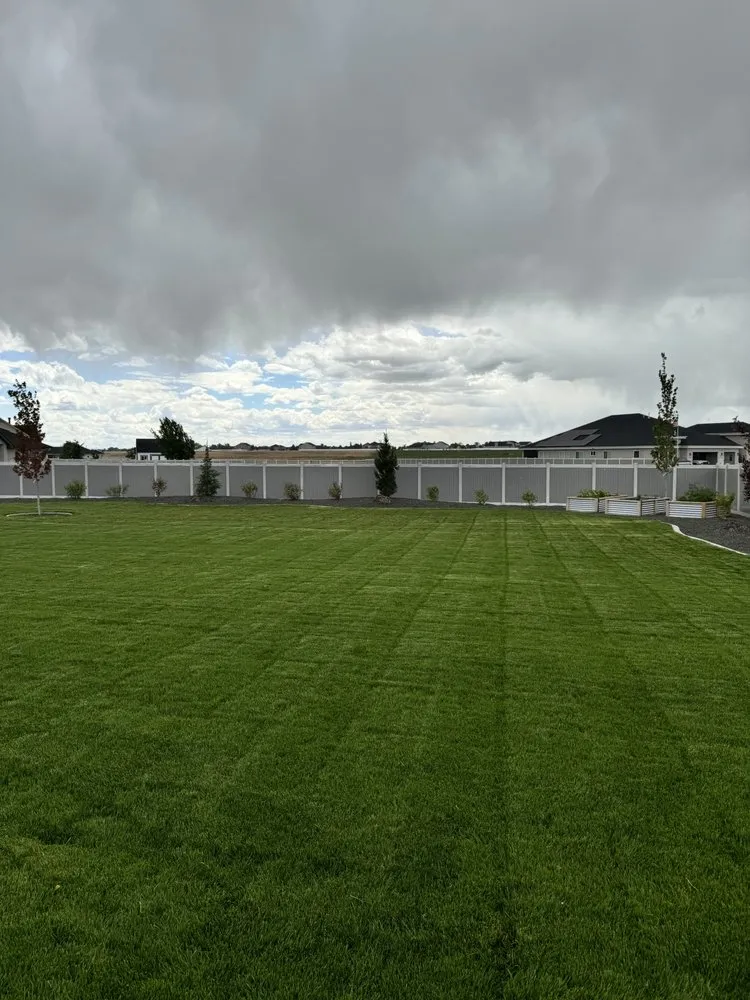 Trusted yard maintenance in Meridian, ID by Vista View Landscaping