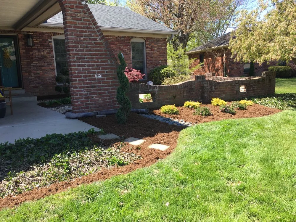 Top-rated yard maintenance with custom design across Seatonville, KY - Visual Artist Lawn and Landscape Design
