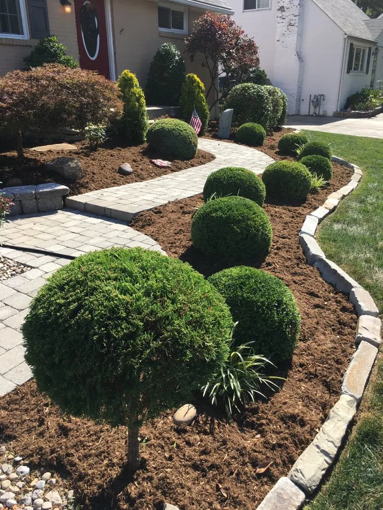 Trusted yard maintenance for beautiful yards across Seatonville, KY - Visual Artist Lawn and Landscape Design