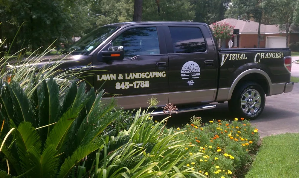 Custom outdoor landscaping in Covington, LA by Visual Changes
