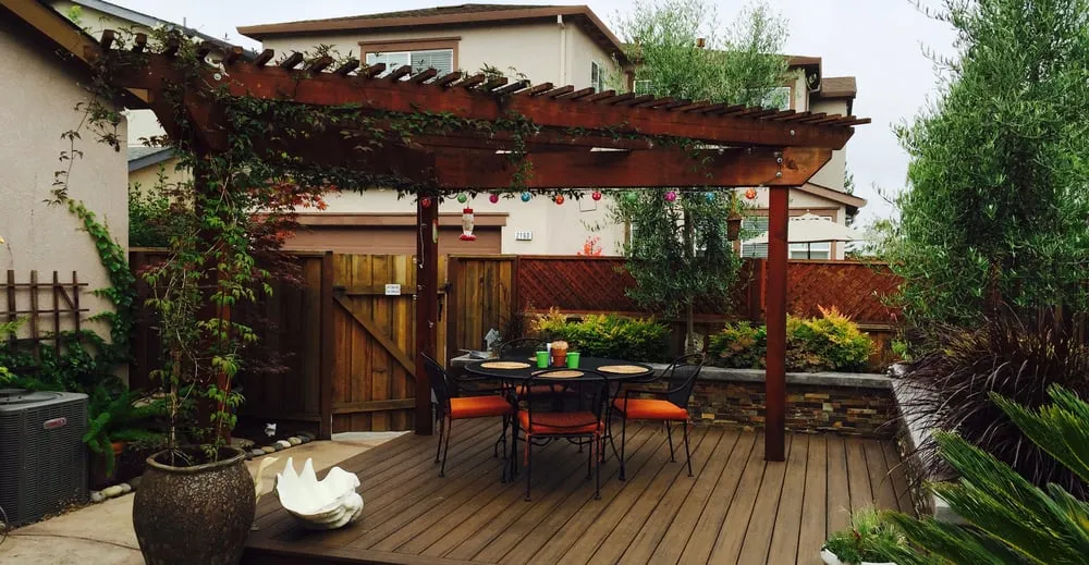 Top-rated yard maintenance for year-round maintenance in Windsor, CA by Visual Dream Landscapes